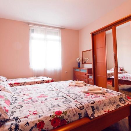 Apartment Sofija Nis Exterior foto